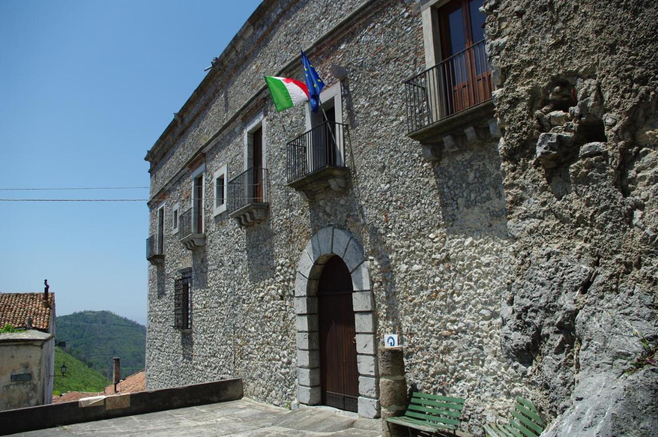 Hotel Le Due Lanterne Aieta Exteriér fotografie